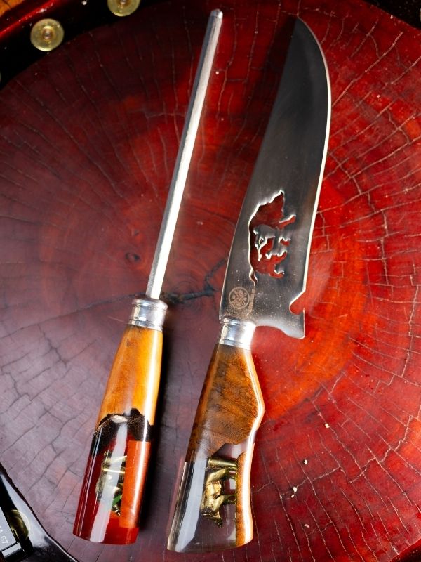 Kit Churrasco Cabo Resinado - Cabo Madeira e Transparente c/Miniatura Javali