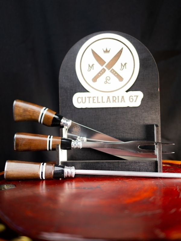 Kit Churrasco Cabo Resinado - Cabo Madeira e Branco c/Listra Preta