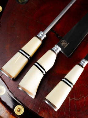Kit Churrasco Cabo Resinado - Cabo Osso Branco c/Listras Pretas